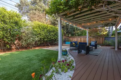 535 E Meadow Dr, Palo Alto, CA 94306 - Photo 16