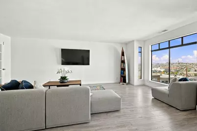 Meade Ave, San Francisco, CA 94124 - Photo 2