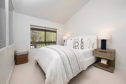 3374 La Mesa Dr 15, San Carlos, CA 94070 - Photo 16
