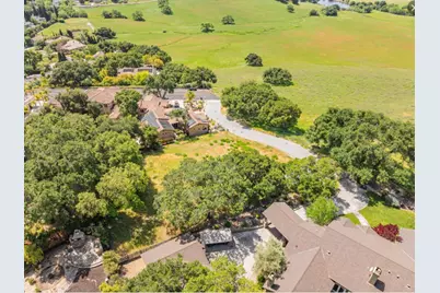 2391 Mantelli Dr, Gilroy, CA 95020 - Photo 8