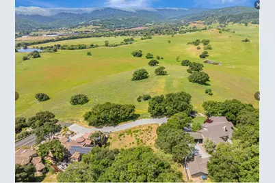 2391 Mantelli Dr, Gilroy, CA 95020 - Photo 14