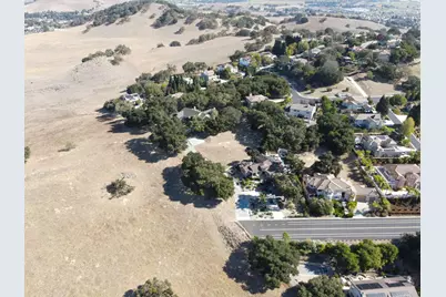 2391 Mantelli Dr, Gilroy, CA 95020 - Photo 28
