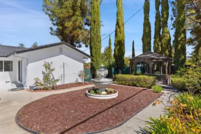 19488 Brockton Ln, Saratoga, CA 95070 - Photo 24