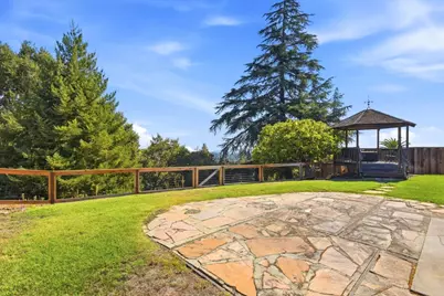 1051 Hewitt Dr, San Carlos, CA 94070 - Photo 40