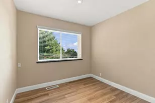 1051 Hewitt Dr, San Carlos, CA 94070 - Photo 20