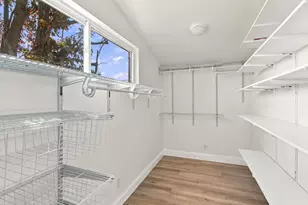 1051 Hewitt Dr, San Carlos, CA 94070 - Photo 32