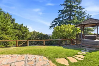 1051 Hewitt Dr, San Carlos, CA 94070 - Photo 44