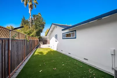 20301 Kirkmont Dr, Saratoga, CA 95070 - Photo 30