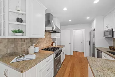 20301 Kirkmont Dr, Saratoga, CA 95070 - Photo 32