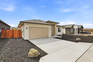 604 Fulton Way, Hollister, CA 95023 - Photo 2