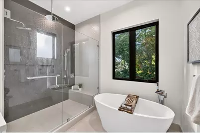 1084 Moffett Cir, Palo Alto, CA 94303 - Photo 8