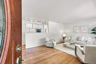 894 Hazelnut Ct, Sunnyvale, CA 94087 - Photo 8