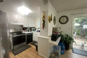 3813 Barker Dr, San Jose, CA 95117 - Photo 12