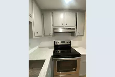 3813 Barker Dr, San Jose, CA 95117 - Photo 26