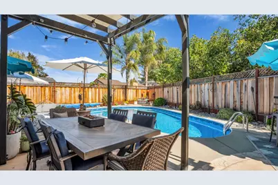 7385 Thayer Ct, Gilroy, CA 95020 - Photo 14