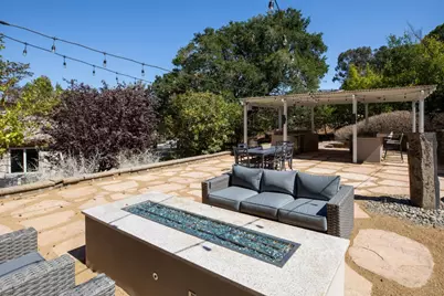 10650 Magdalena Rd, Los Altos Hills, CA 94024 - Photo 56