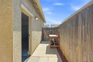 844 Castellona Dr, Newman, CA 95360 - Photo 24