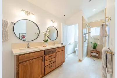 23045 Guidotti Dr, Salinas, CA 93908 - Photo 18