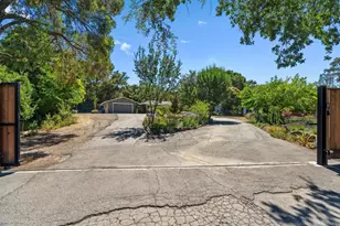9465 Watsonville Rd, Gilroy, CA 95020 - Photo 64