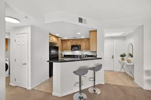 1390 Saddle Rack St 302, San Jose, CA 95126 - Photo 8