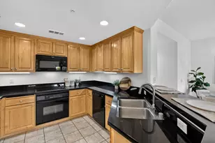 1390 Saddle Rack St 302, San Jose, CA 95126 - Photo 10