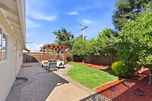 3367 Lindenoaks Dr, San Jose, CA 95117 - Photo 36