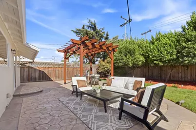 3367 Lindenoaks Dr, San Jose, CA 95117 - Photo 38