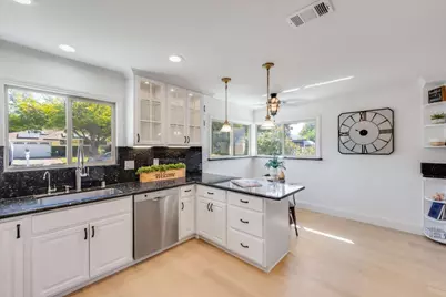 1391 Ridgewood Dr, San Jose, CA 95118 - Photo 8