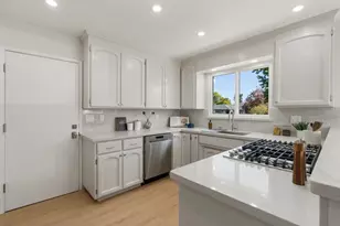 117 Hollycrest Dr, Los Gatos, CA 95032 - Photo 16