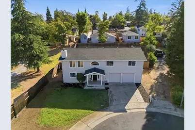 305 Castle Ct, Roseville, CA 95678 - Photo 2