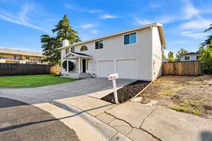 305 Castle Ct, Roseville, CA 95678 - Photo 4