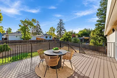 305 Castle Ct, Roseville, CA 95678 - Photo 30