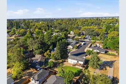 305 Castle Ct, Roseville, CA 95678 - Photo 36