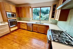 310 Valencia Ave, El Granada, CA 94018 - Photo 10