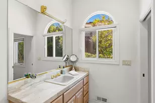5600 Country Club Pkwy, San Jose, CA 95138 - Photo 50