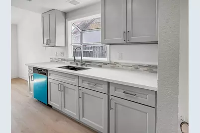 6445 Calvine Rd, Sacramento, CA 95823 - Photo 14