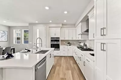 5731 Synergy Ct, San Jose, CA 95119 - Photo 8