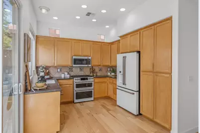 442 Whisman Park Dr, Mountain View, CA 94043 - Photo 12