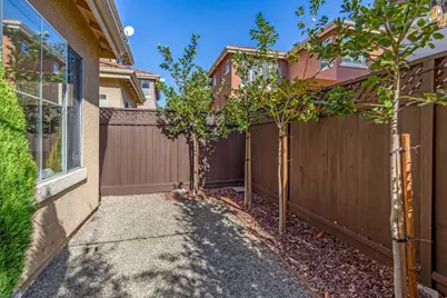 442 Whisman Park Dr, Mountain View, CA 94043 - Photo 14