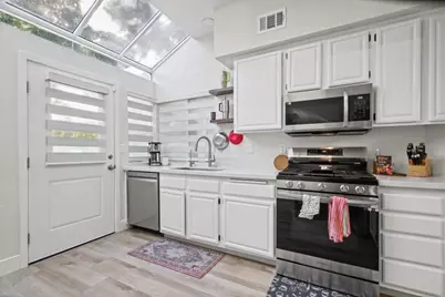 2211 Oakland Ave, Pleasanton, CA 94588 - Photo 12
