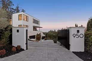 950 Macadamia Dr, Hillsborough, CA 94010 - Photo 2