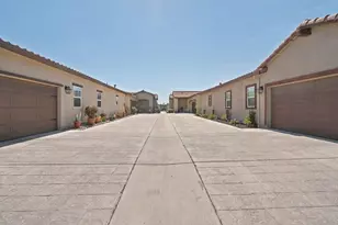863 Fritz Dr, Los Banos, CA 93635 - Photo 2