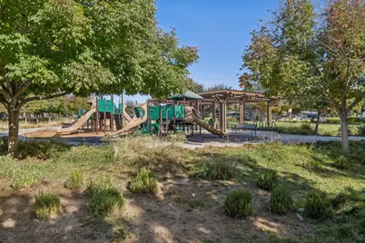 685 Modern Ice Dr, San Jose, CA 95112 - Photo 32
