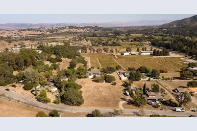 8260 El Matador Dr, Gilroy, CA 95020 - Photo 2