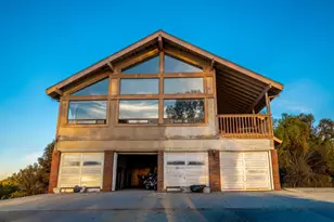 115 McCary Dr, Hollister, CA 95023 - Photo 2
