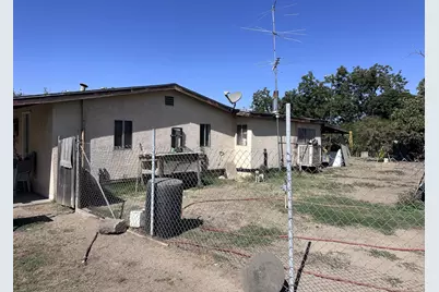 13222 Bell Dr, Livingston, CA 95334 - Photo 4