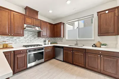 553 Clover Cir, Milpitas, CA 95035 - Photo 8