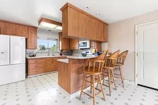 1069 University Ave, Salinas, CA 93901 - Photo 6