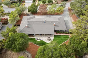 140 Rockridge Rd, Hillsborough, CA 94010 - Photo 2