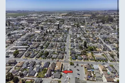 406 E 5th St, Watsonville, CA 95076 - Photo 8